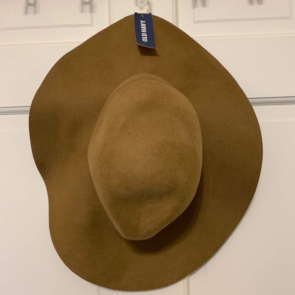 Old Navy brimmed hat